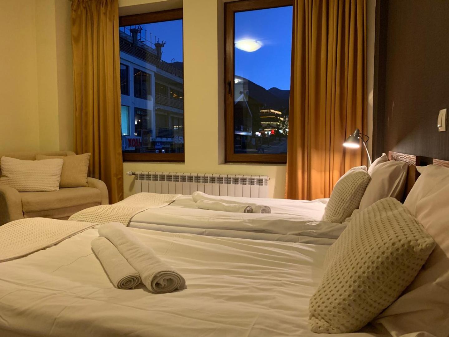 Granat Gondola Lift Apartments Bansko Exterior photo